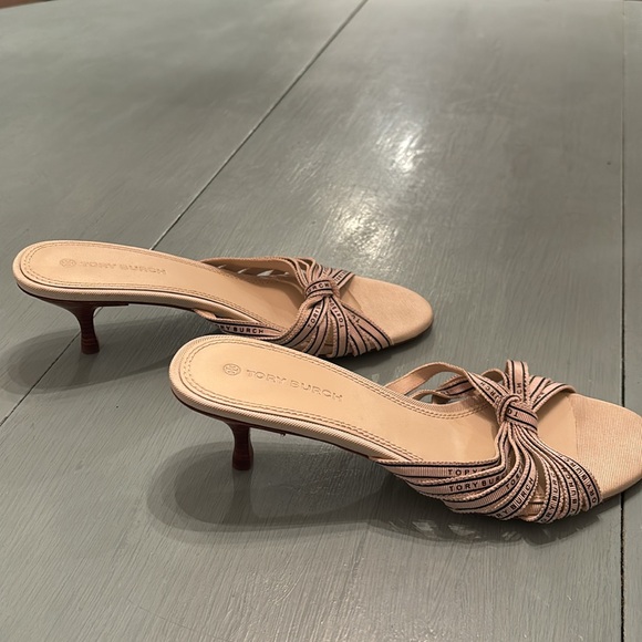 Tory Burch Grosgrain Ribbon Logo  2.2” 55MM Open Toe kitten heel - Picture 4 of 6